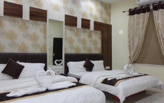 Hotel Prakshi Palace