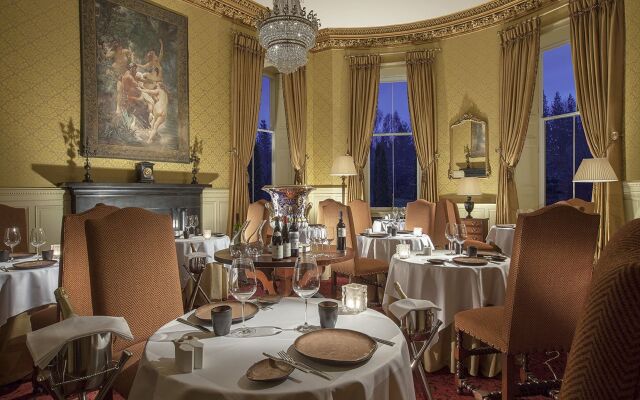 Crossbasket Castle Hotel & Restaurant