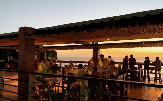 LaBomie Uluwatu