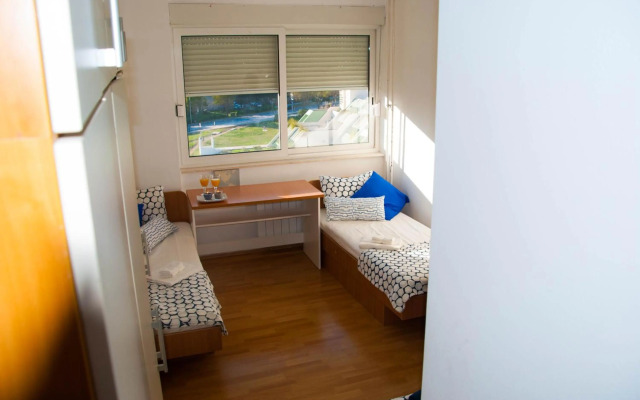 Split Summer Budget Rooms