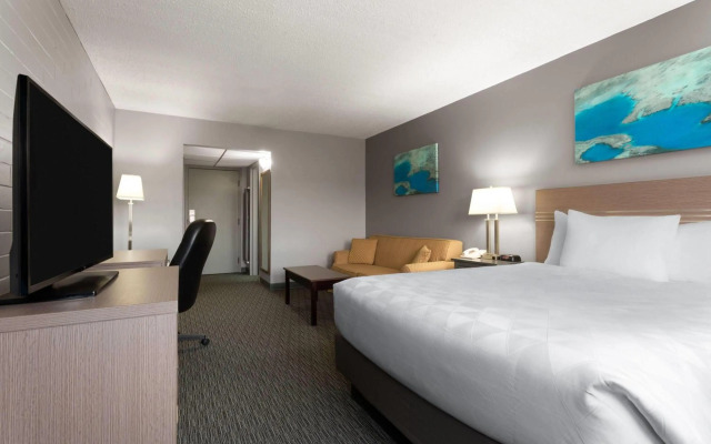 Travelodge by Wyndham Grande Prairie
