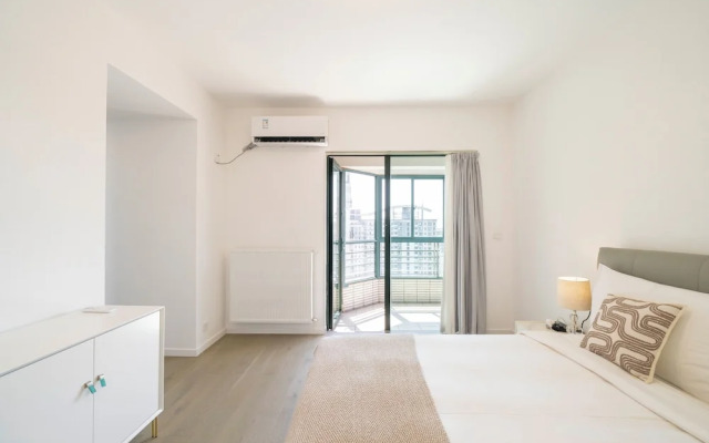 Tyms Elegant 4BR 2BA Apt Xujiahui Malls