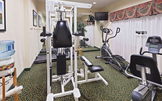 Holiday Inn Express And Suites by IHG