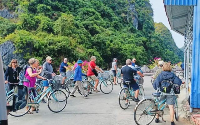 Verdure Lotus Classic Cruise on Lan Ha Bay