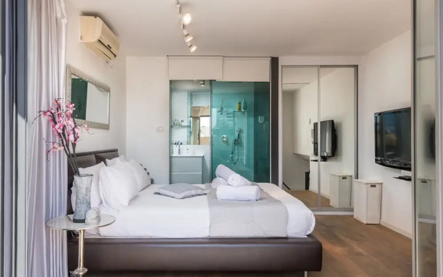 Magical Terrace Best Location in TLV 2BR