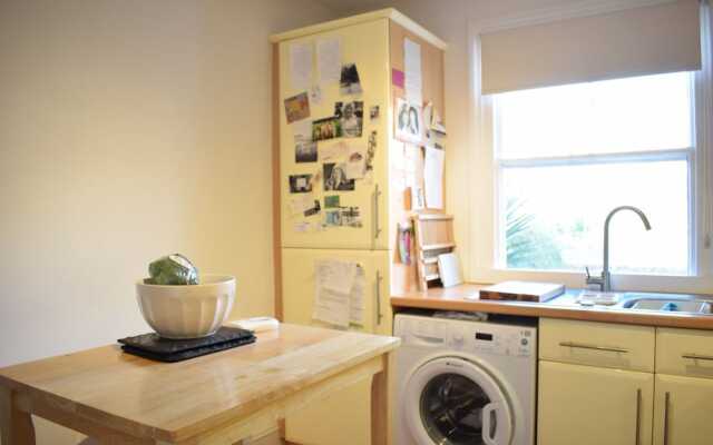 1 Bedroom Flat In Wimbledon