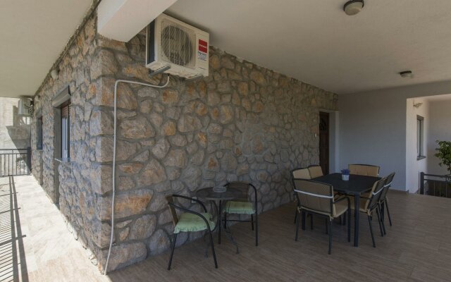 Nice apartment with private roofed terrace, 300m from the sea near national park