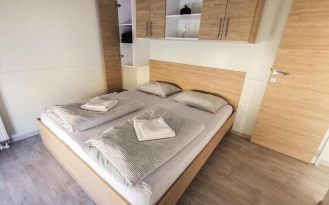 Three Stars Luxury House ART-PE with pool and SPA pool