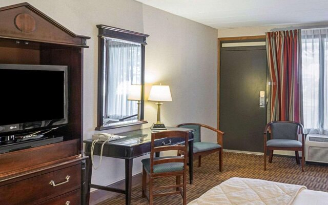 Quality Inn And Suites Skyways