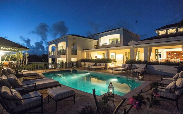 'sweet Dream' Villa w/ Private Pool in Sugar Hill!