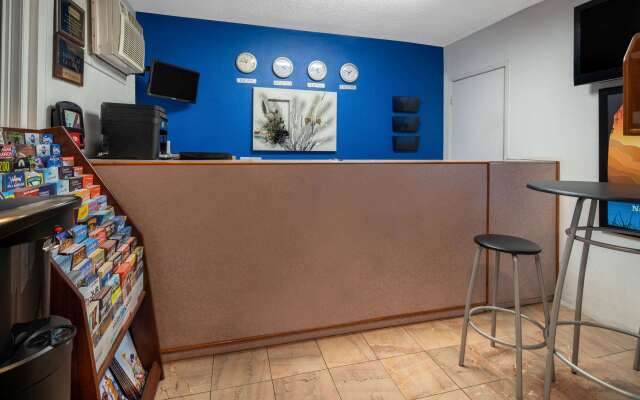 Travelodge by Wyndham Burbank-Glendale