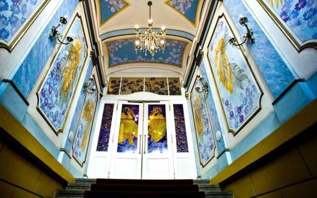 William Sivek Hotels