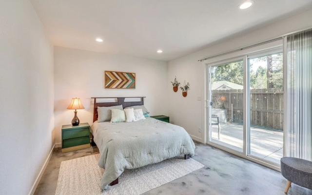 Welcoming Grants Pass Retreat - Walk to Park!