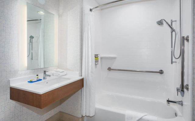 Holiday Inn Express & Suites Phoenix - Glendale Sports Dist by IHG