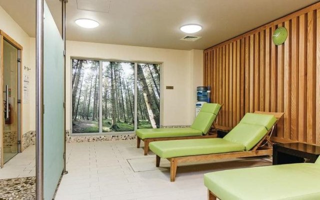 Cheddar Woods Resort and Spa