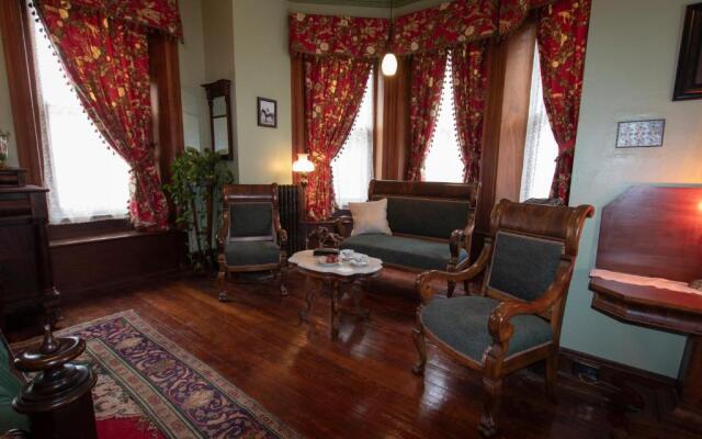 Gifford-Risley House Bed and Breakfast