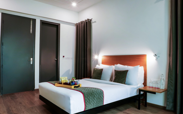 OYO Rooms Near Galleria Market