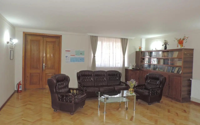 Tetriani Guesthouse