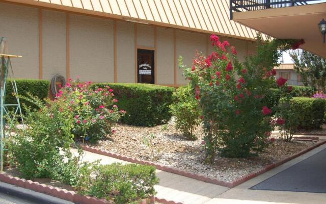 Executive Inn and Suites Springdale