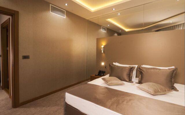 Majura Hotel