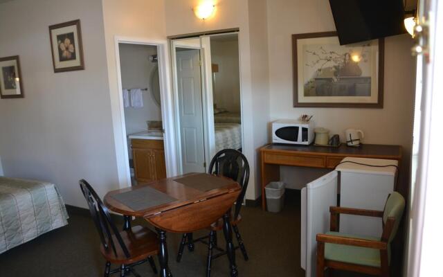 Calabogie Motor Inn