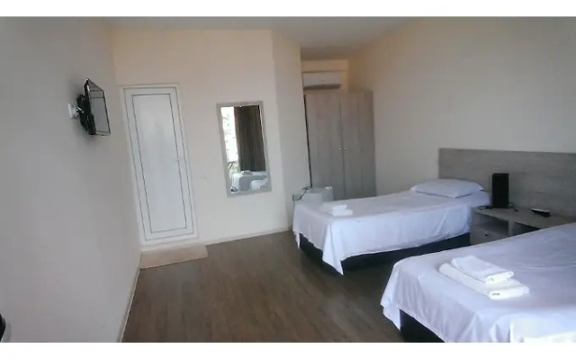 Hotel Amigo II