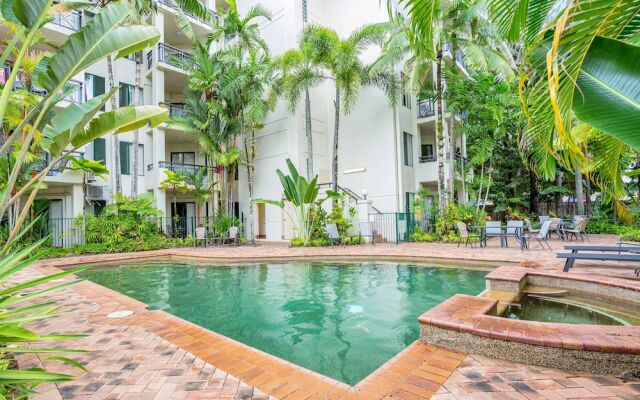 Unique Tropic Escape 111