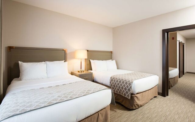 Pomeroy Inn & Suites Prince George