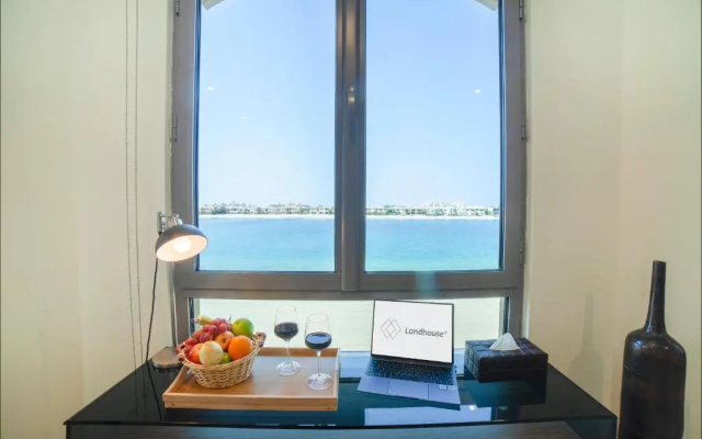 Deluxe 4BR Palm Villa With Private Beach and Pool with Complimentary Golf