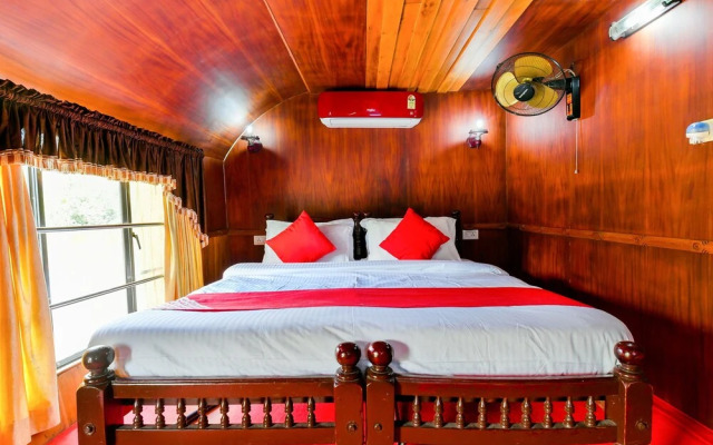 OYO 24291 HouseBoat Indraprastham Green House 1bhk