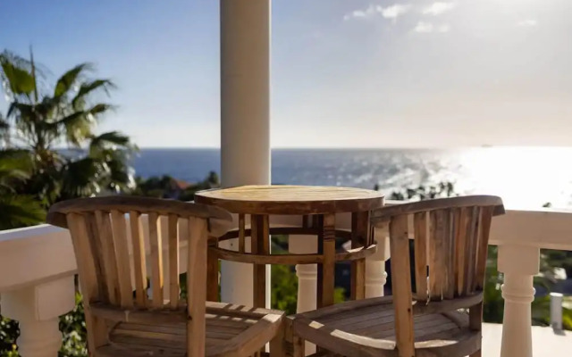 Spacious Bright Villa - Spectacular Ocean Views Private Pool