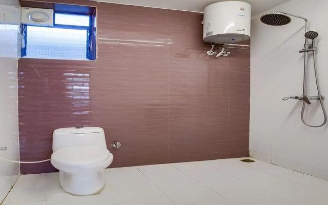 Aqualura By OYO Rooms