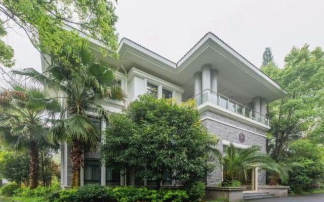 Honghua Hotel (Yichun Wentang)