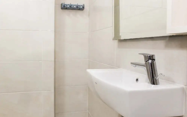 Nice And Comfort Studio Apartment At Mustika Golf Residence