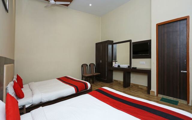 OYO 7742 The Hotel Marina