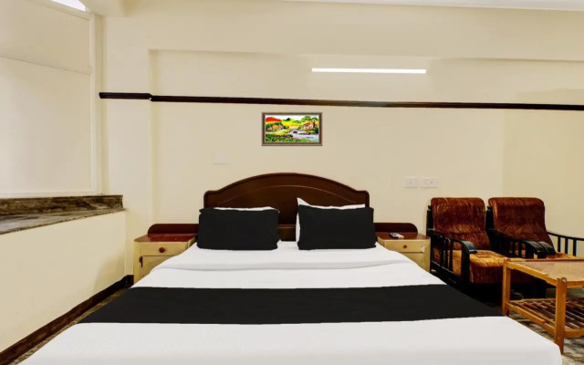 OYO 15837 Hotel Rvee's Regency