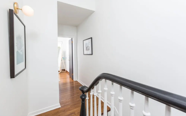 Applewood Suites - Queen West