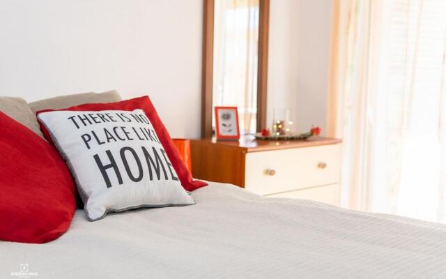 Sunset Apartment with a private yard at Medulin Riviera