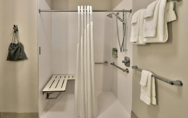 Holiday Inn Express & Suites Albuquerque East by IHG