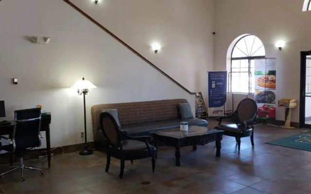 Allington Inn & Suites South Fork