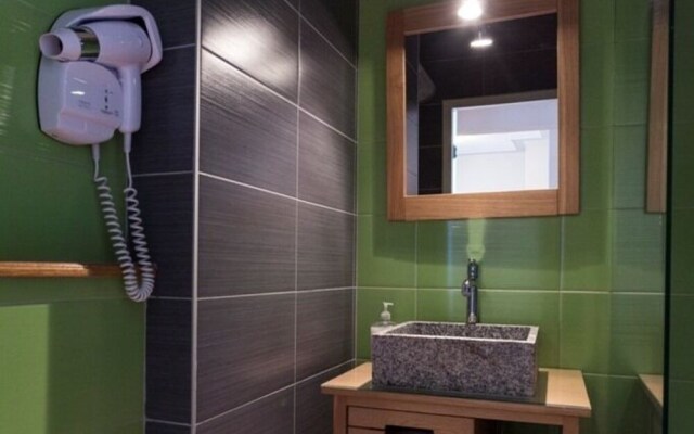 Le 23 Rue des Têtes