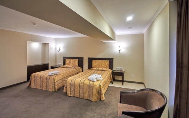 Отель Grand Mir