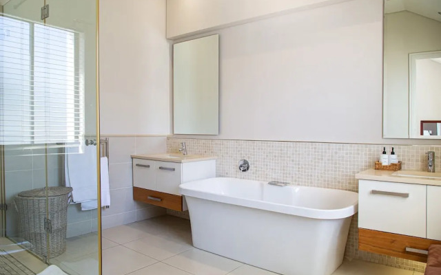 Marine Square Luxury Suites