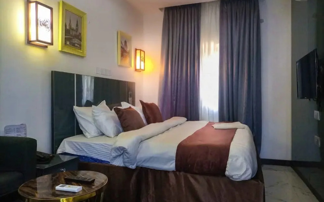 Ice Grand Hotel & Suites
