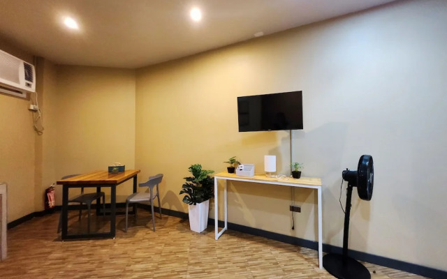 Freddo Studio Apartelle