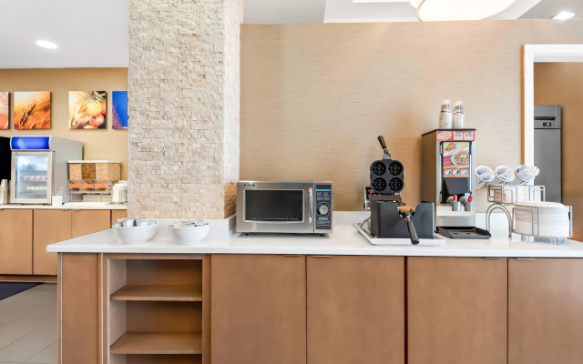 Comfort Suites New Orleans East