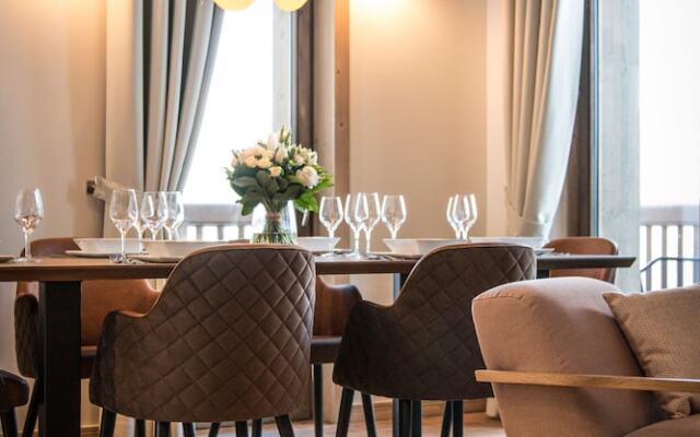 Yellowstone Lodge Chalet 4