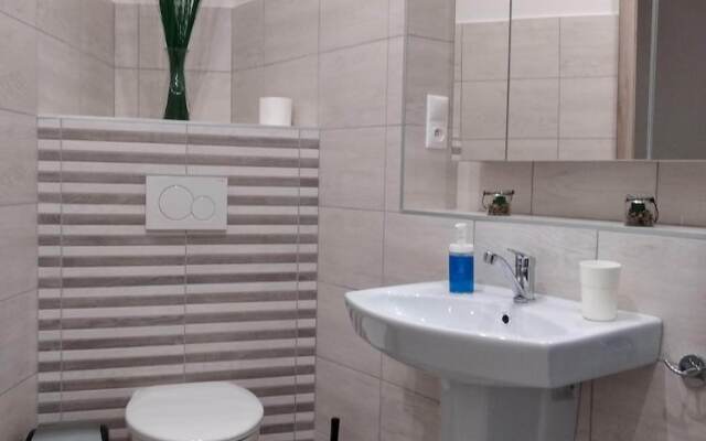 Kate&Jenny-Cosy place city center