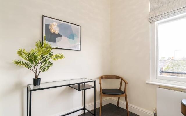 Modern 2BR Home in West London!
