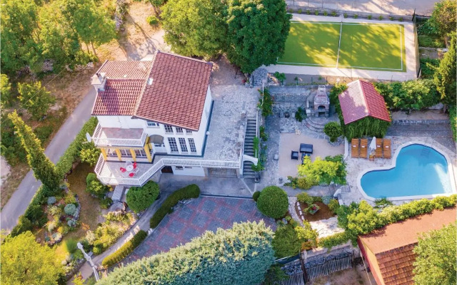 Three-Bedroom Holiday Home in Imotski